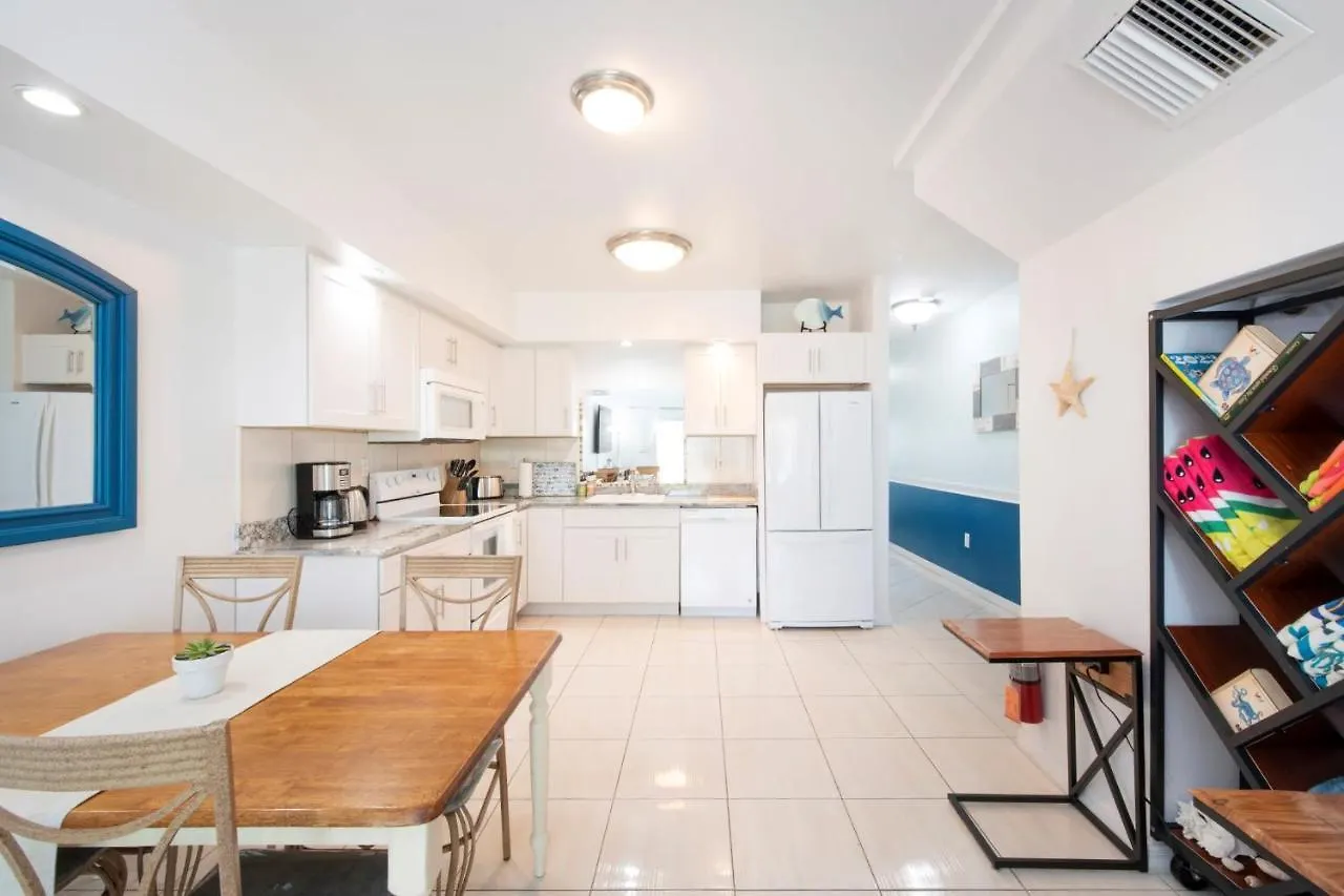 Beach Living At Moon Bay With Seaview Apartment Bodden Town